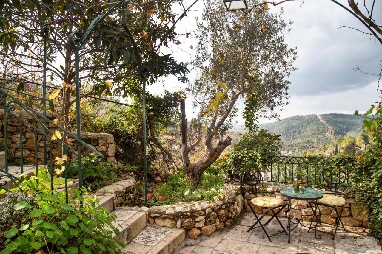 Above The Spring Bed & Breakfast Jerusalem Eksteriør bilde